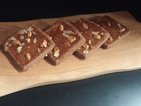 Speculaas brokken